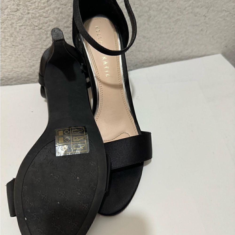 Kelly and Katie Kaini Satin Heels size 8.5 - Picture 9 of 11